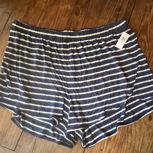 NWT shorts - Picture 2 of 5